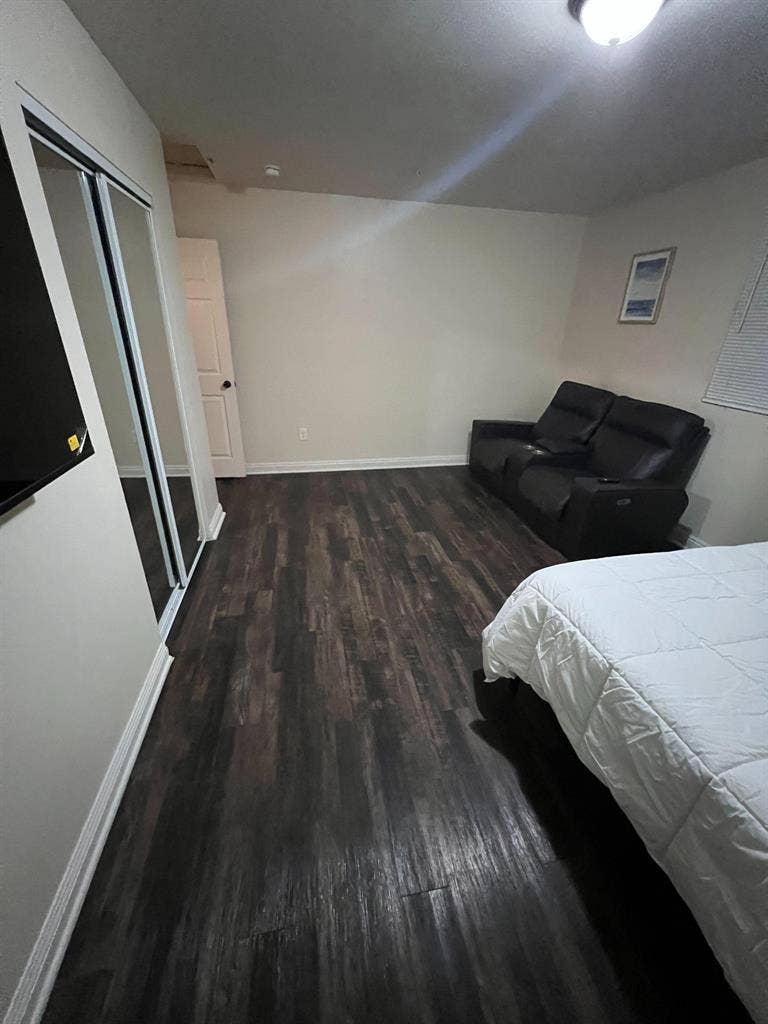 6 BR in Los Angeles