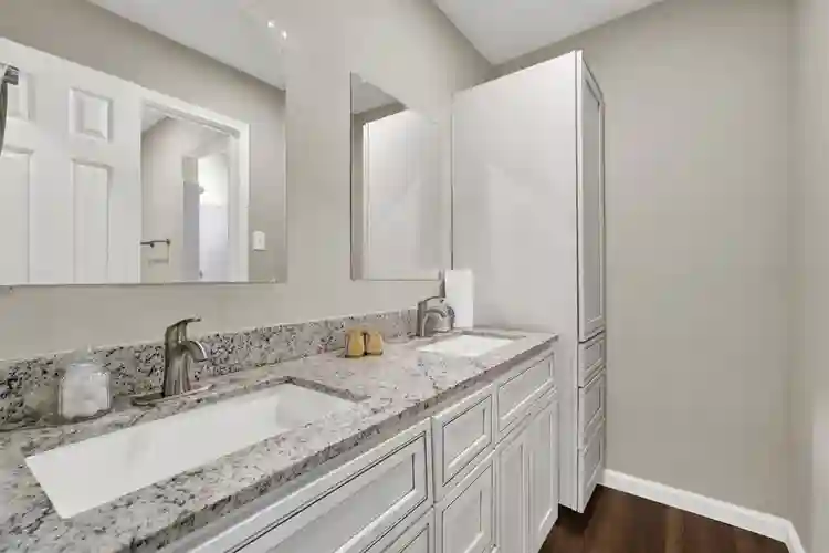 7 BR in Houston