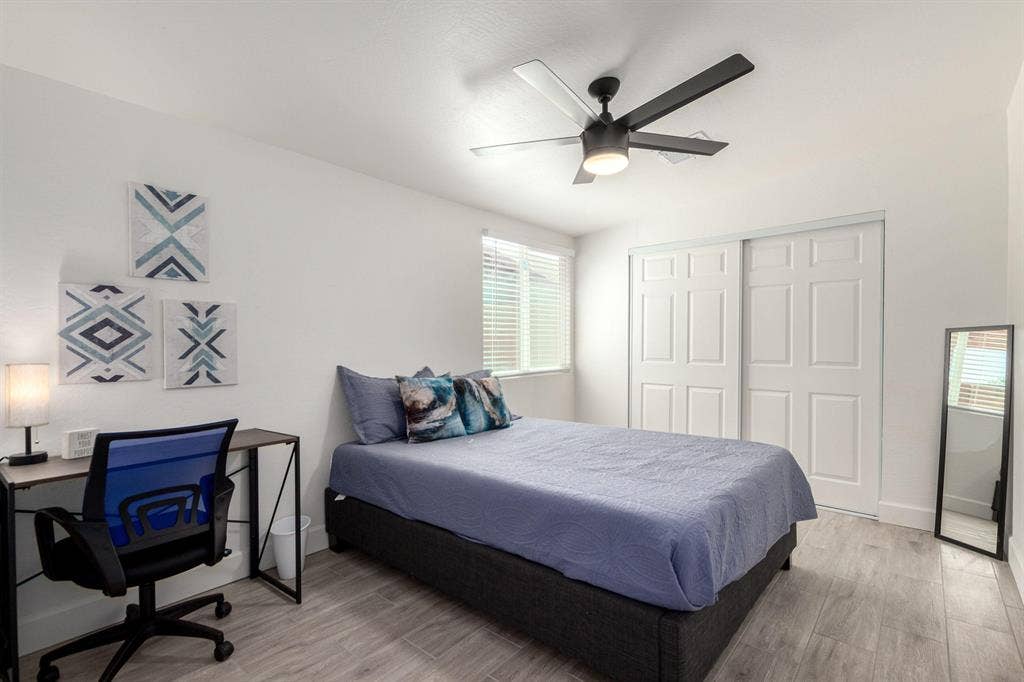8 BR in Mesa