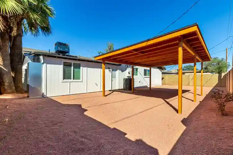 8 BR in Mesa