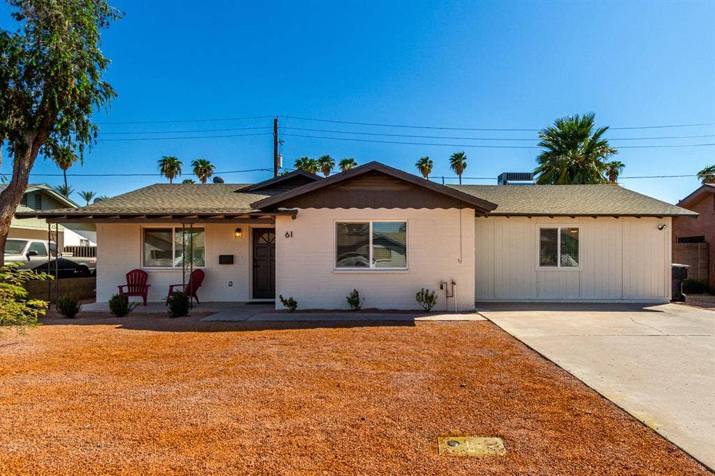 8 BR in Mesa