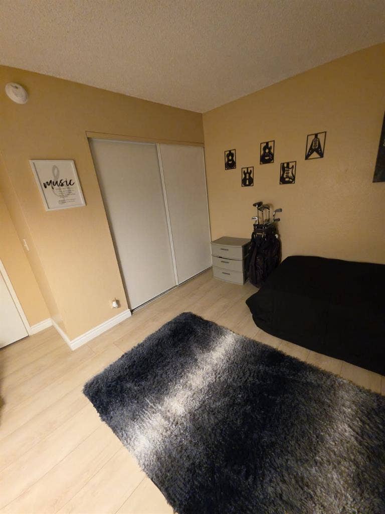 Chill Desert Shores Room