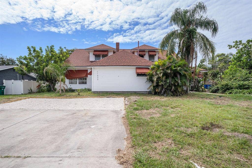6 BR in Seminole
