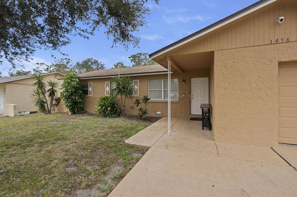 5 BR in Largo