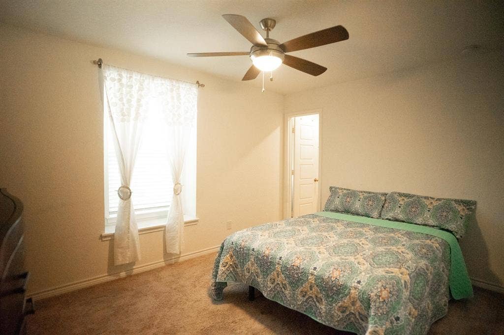 4 BR in Converse