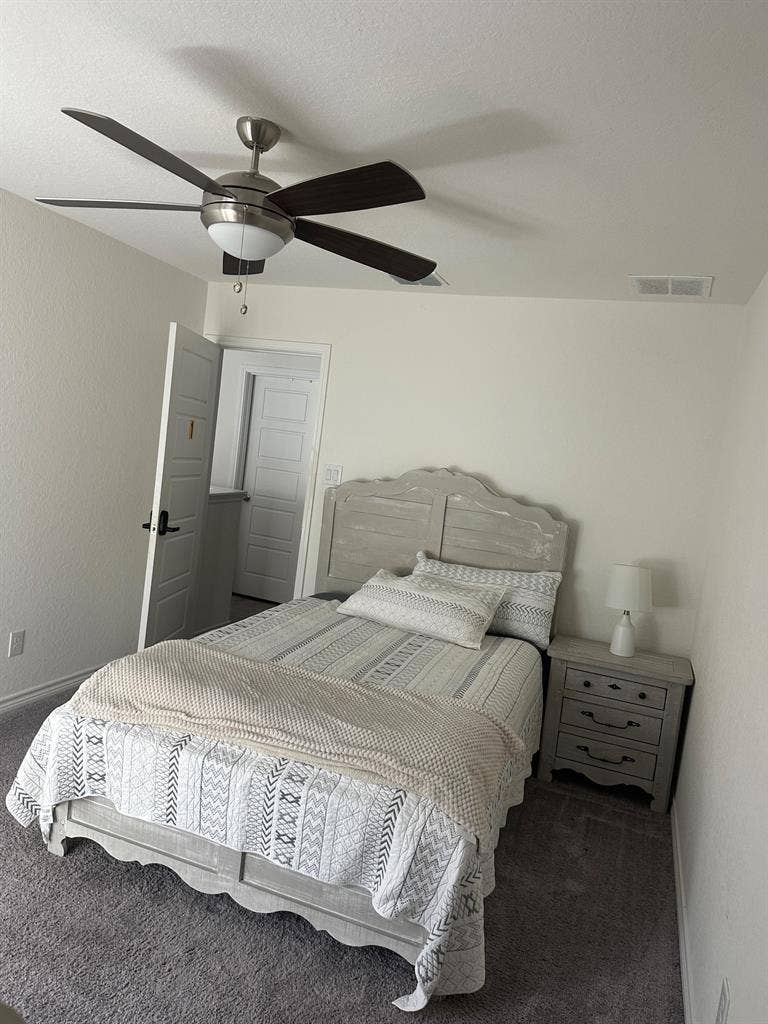 4 BR in Converse