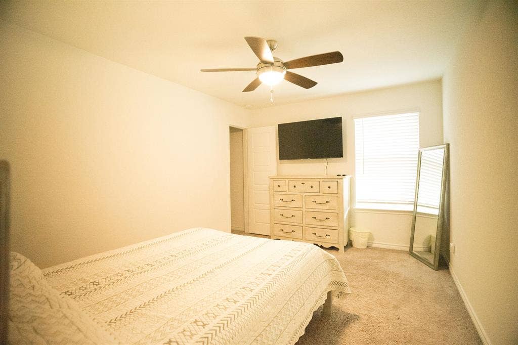 4 BR in Converse