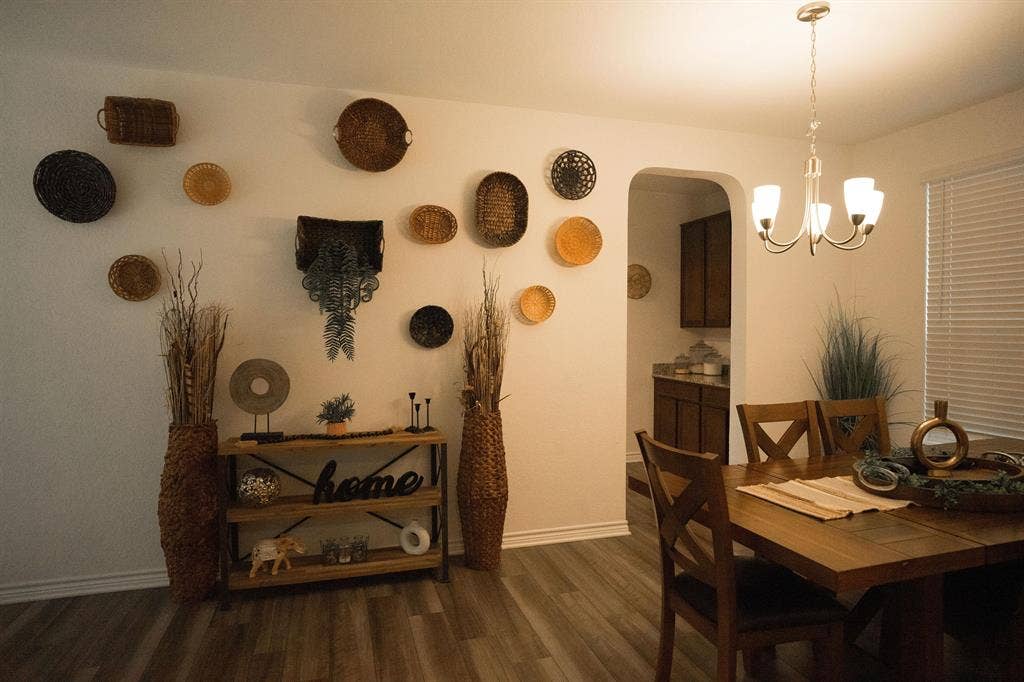 4 BR in Converse