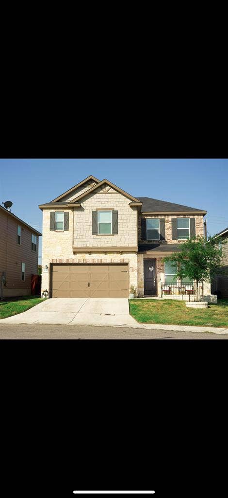 4 BR in Converse