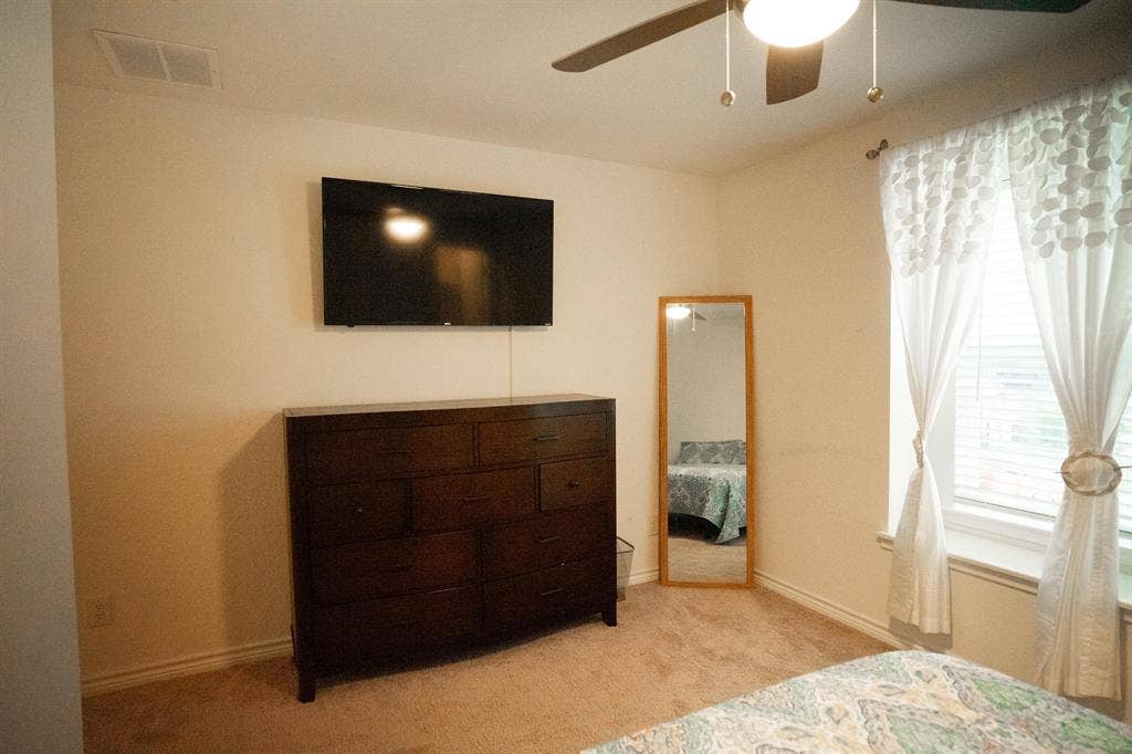 4 BR in Converse