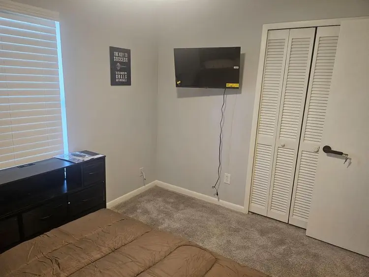 6 BR in Jacksonville