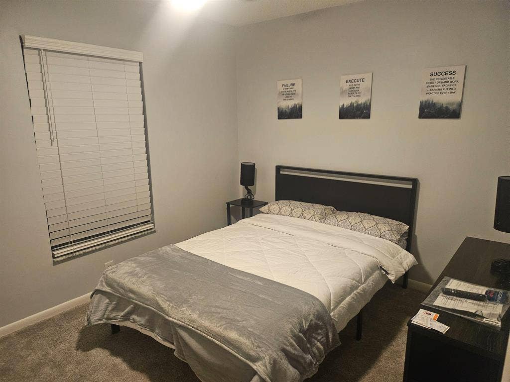 6 BR in Jacksonville