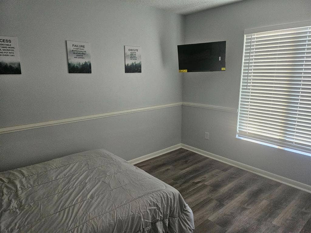 6 BR in Jacksonville