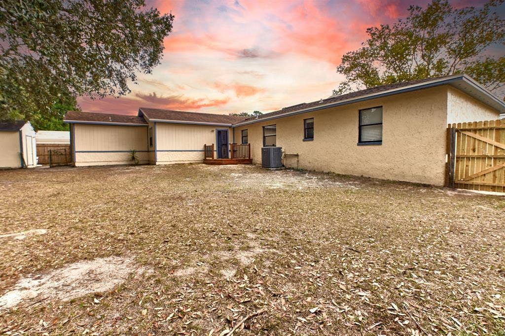 6 BR in Jacksonville