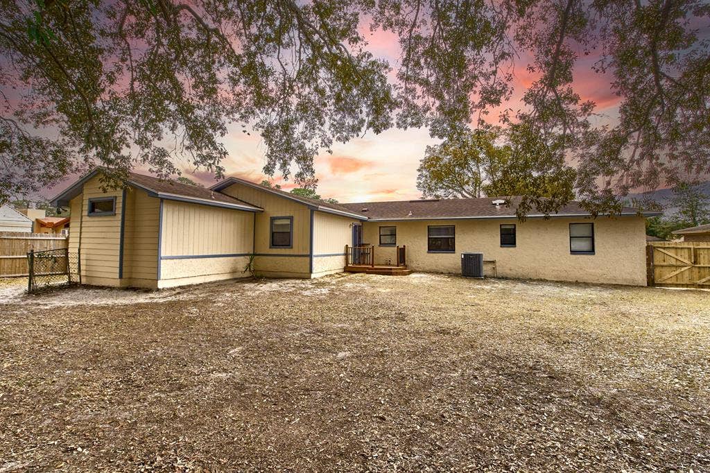 6 BR in Jacksonville