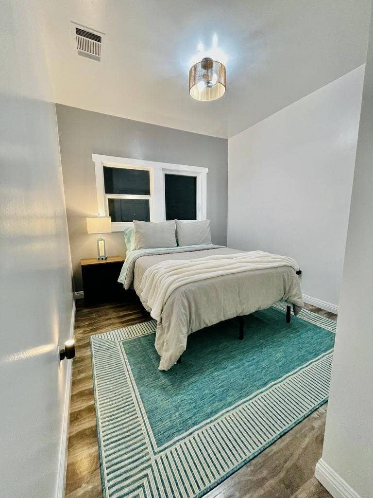 2 BR in Los Angeles