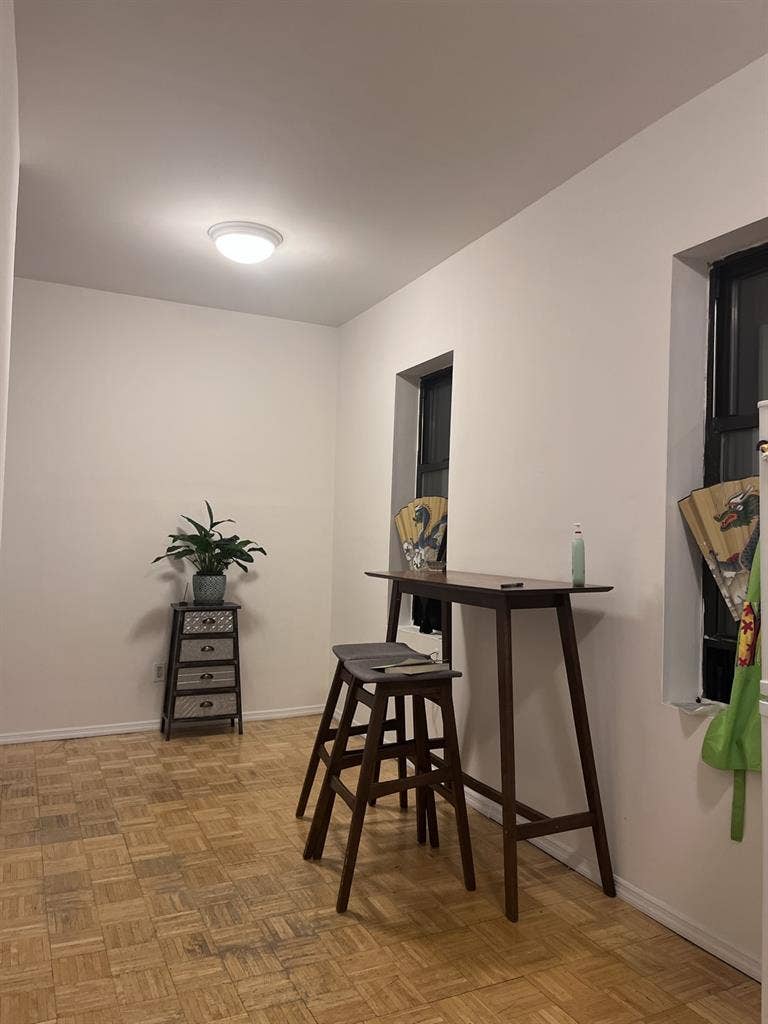 Private room in a sunny apartment