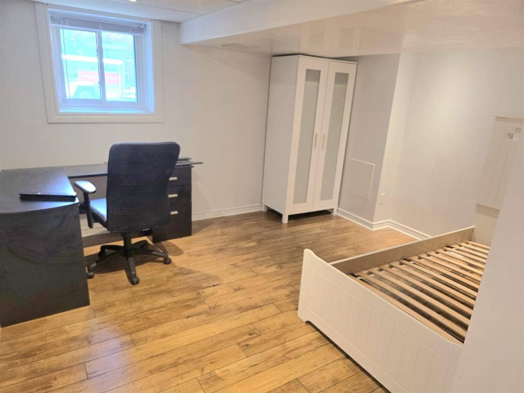 One room for rent near uOttawa