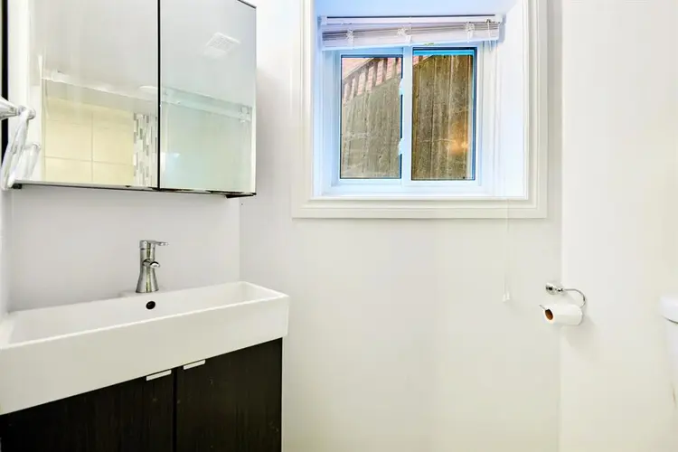 One room for rent near uOttawa