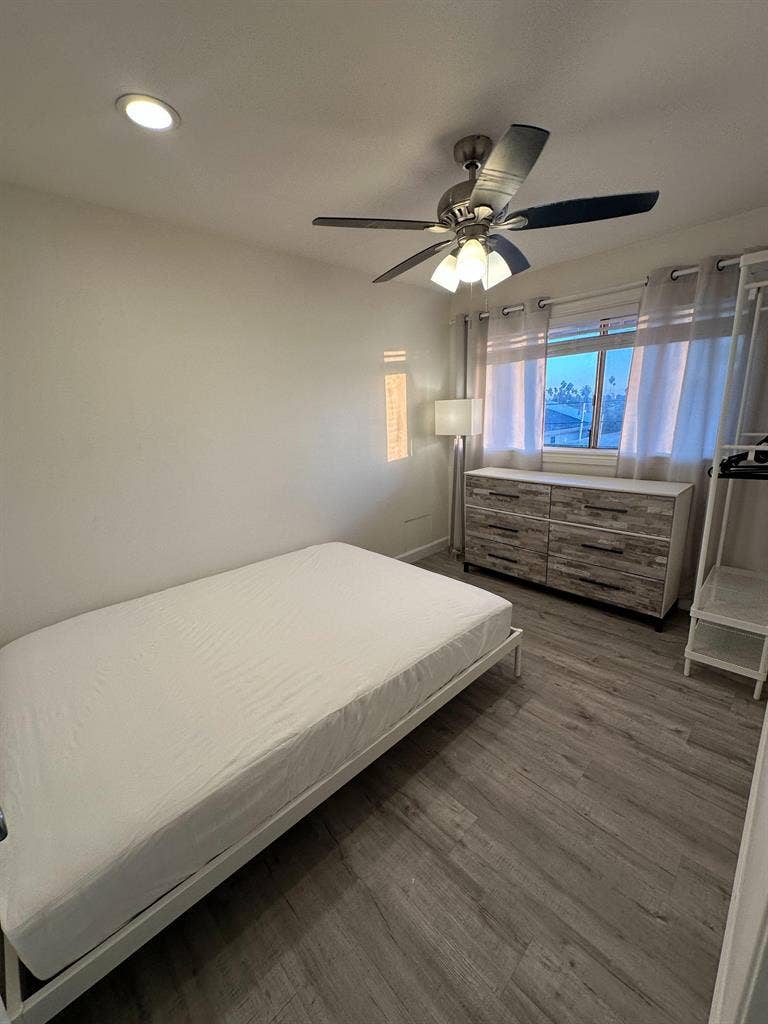 4 BR in Long Beach