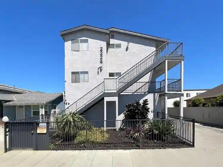 4 BR in Long Beach