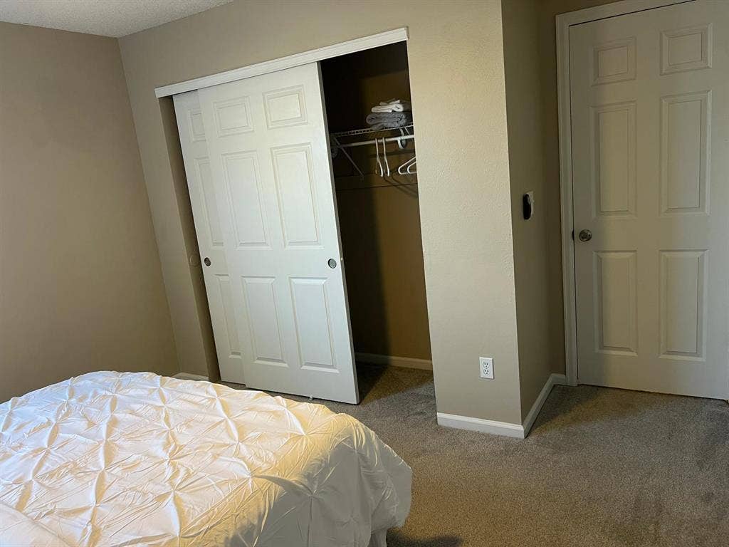 2 BR in Aurora