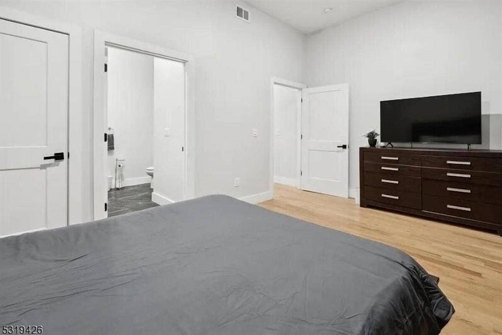 3 BR in Newark