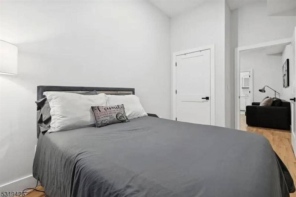 3 BR in Newark