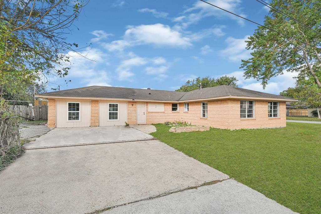 9 BR in Houston