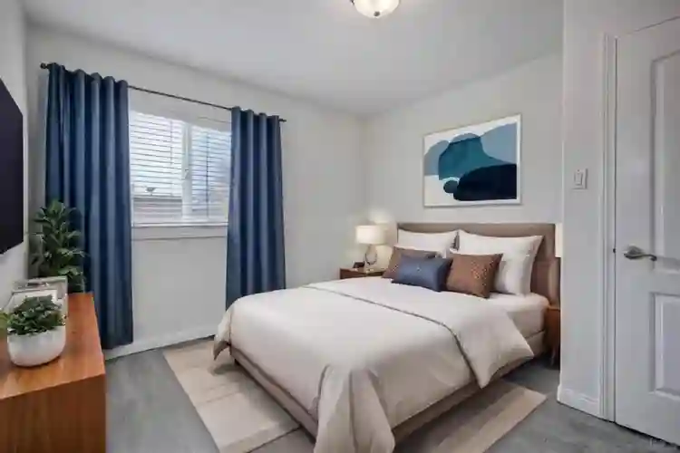 Looking for quite roommates