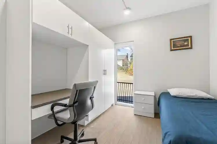 6 BR in Kansas City