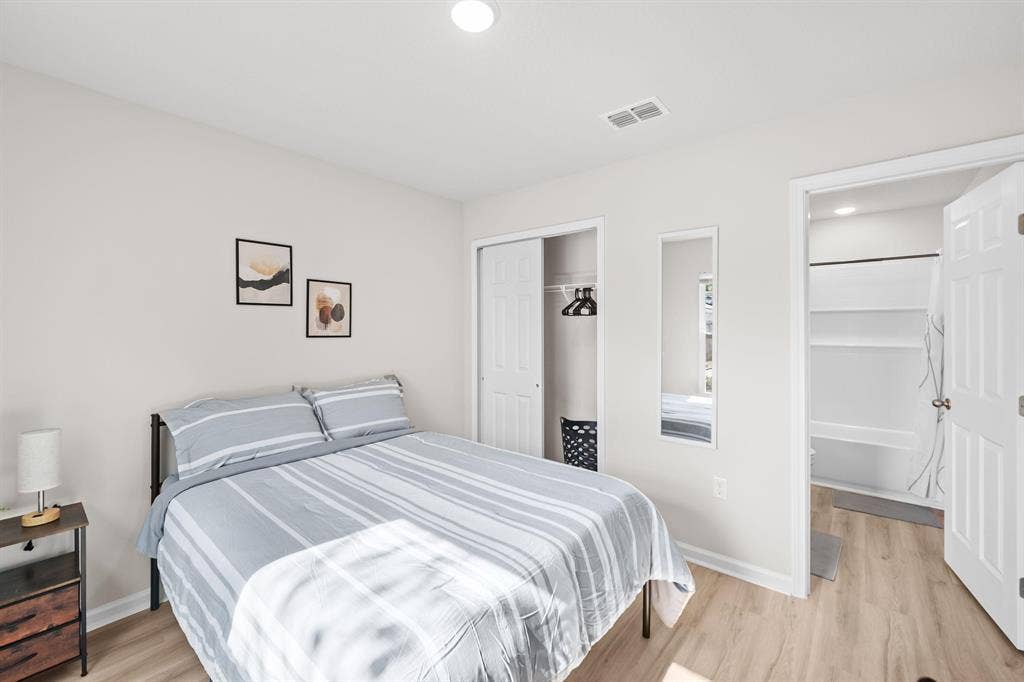 7 BR in Jacksonville