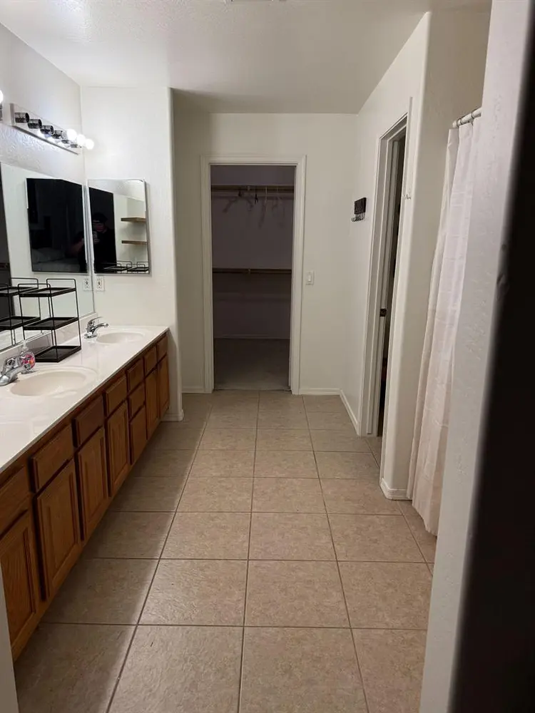 4 BR in Coolidge