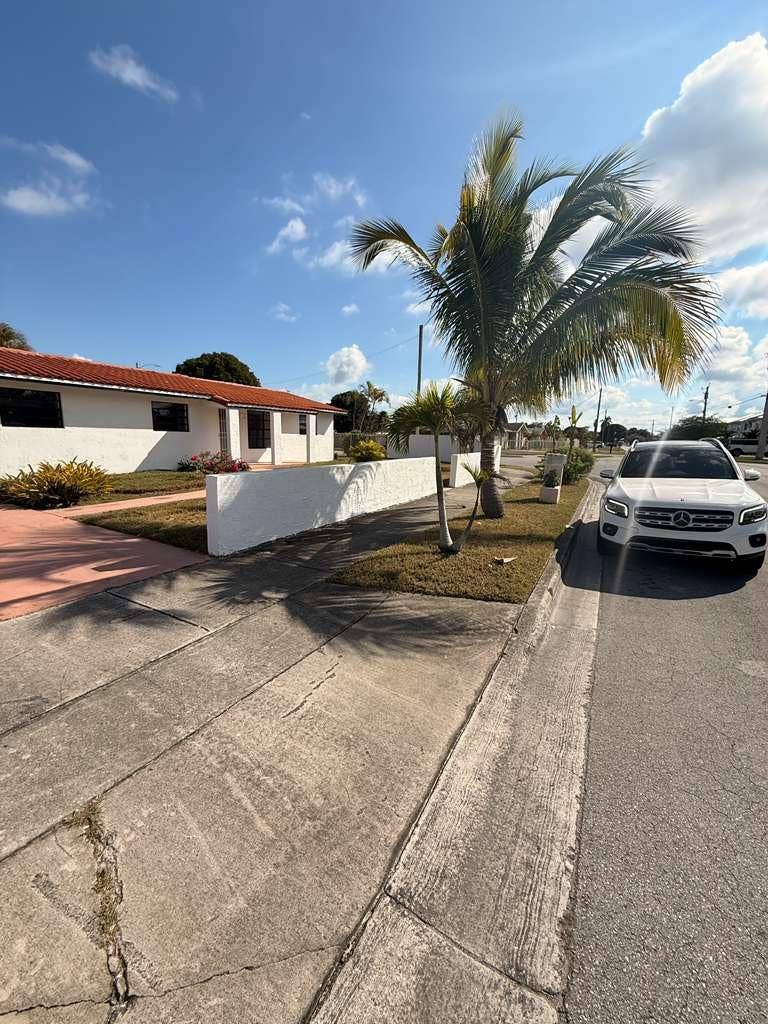 3 BR in Miami