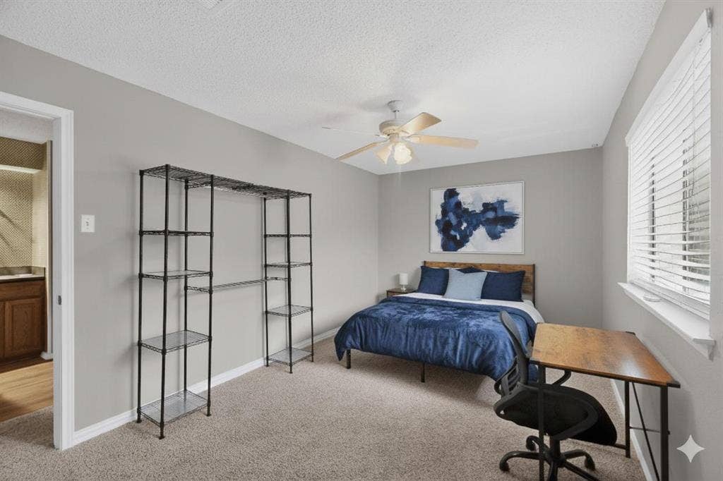 8 BR in Carrollton