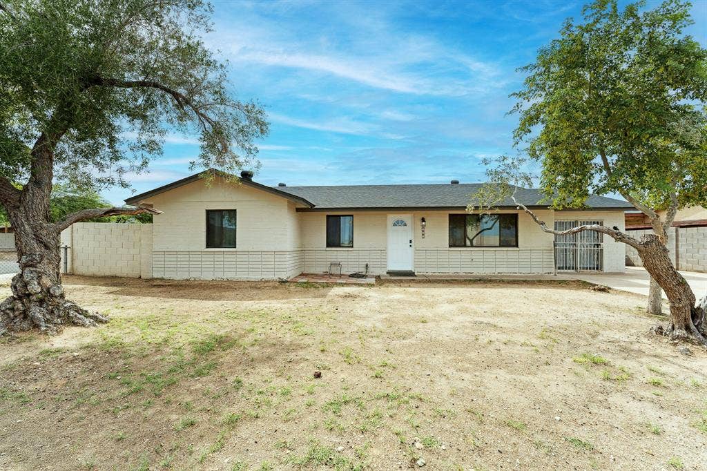 5 BR in Phoenix