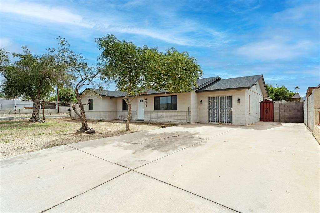 5 BR in Phoenix