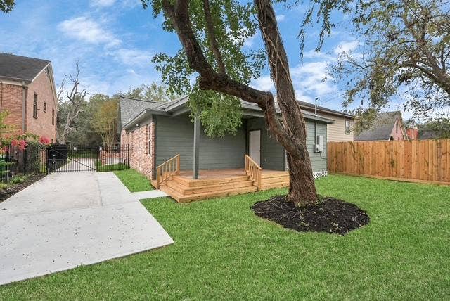 4 BR in Houston