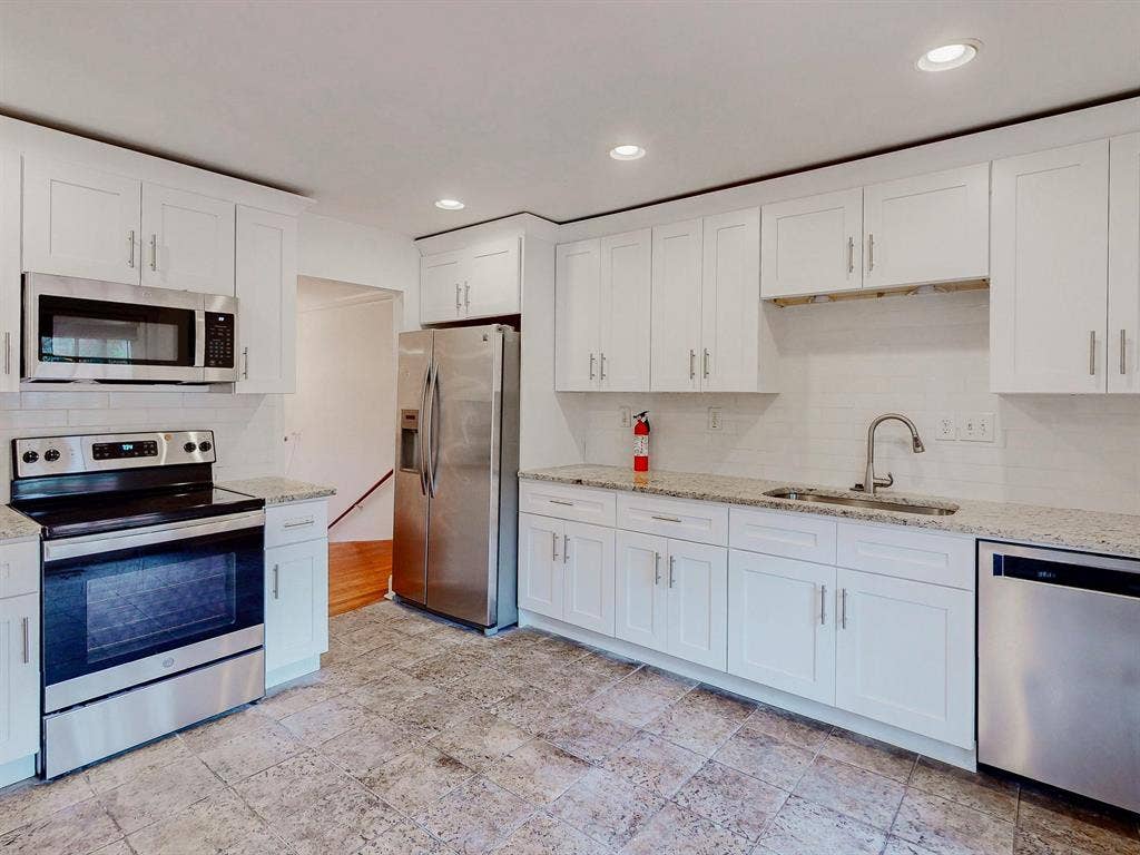 9 BR in Decatur
