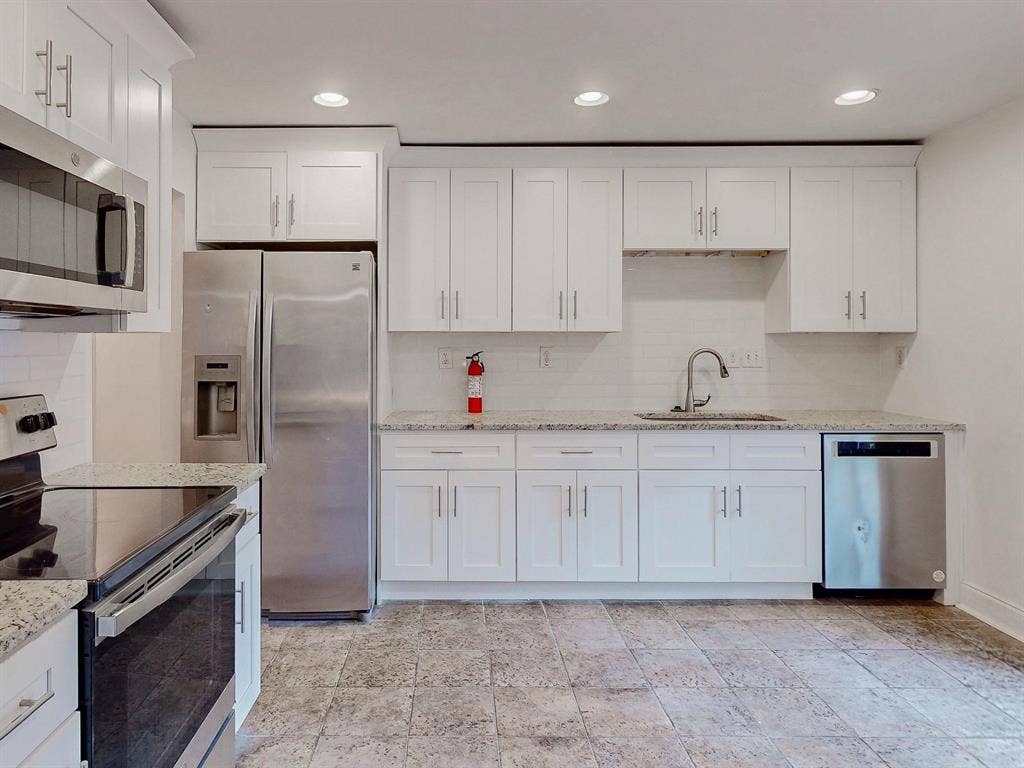 9 BR in Decatur