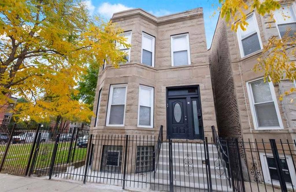 3 BR in Chicago