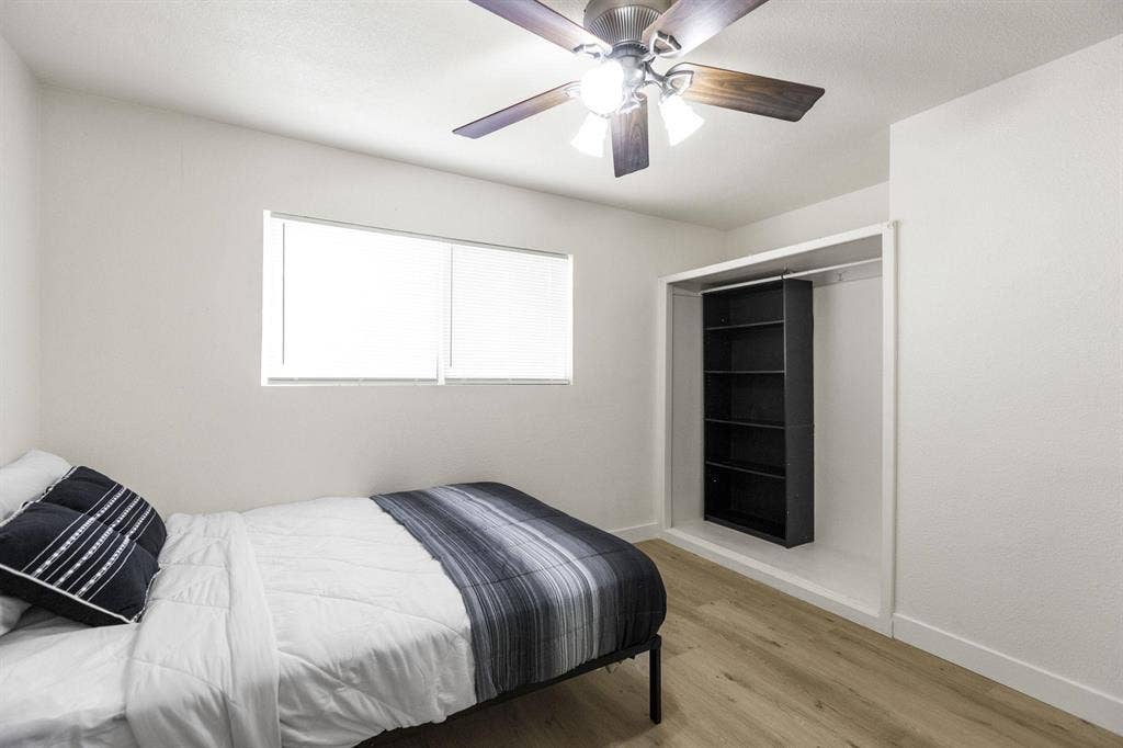 6 BR in Las Vegas
