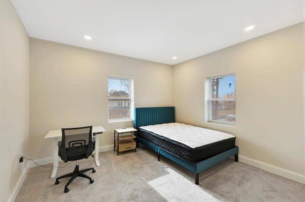8 BR in Baltimore