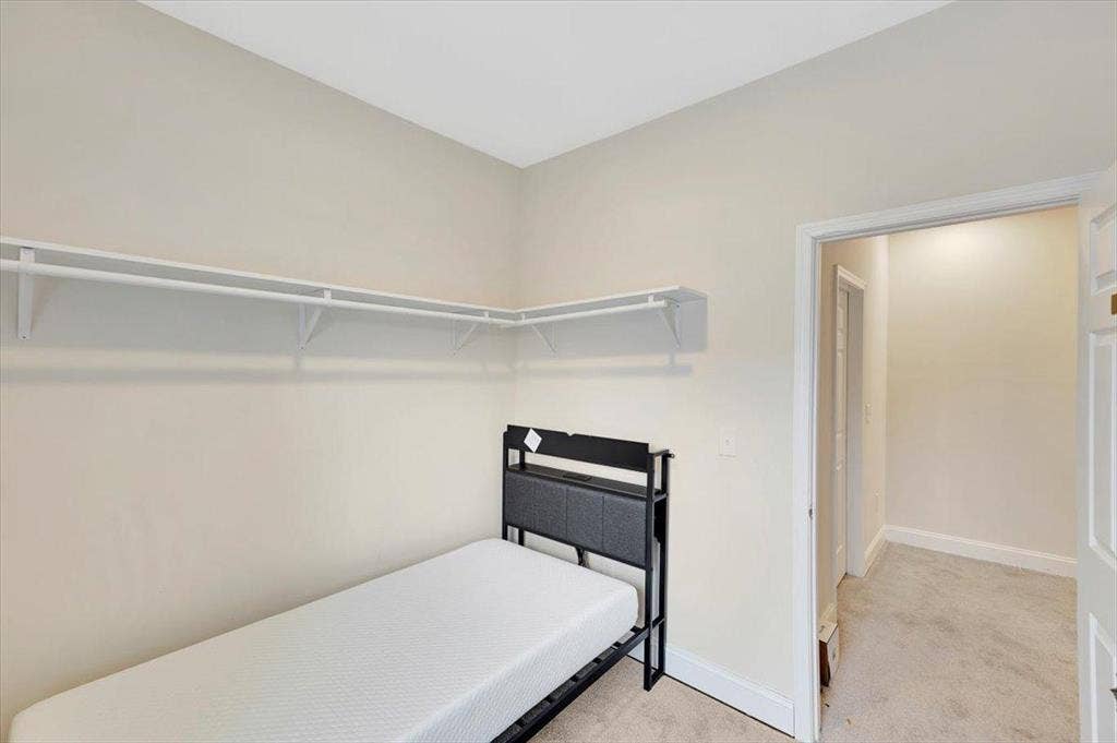 8 BR in Baltimore