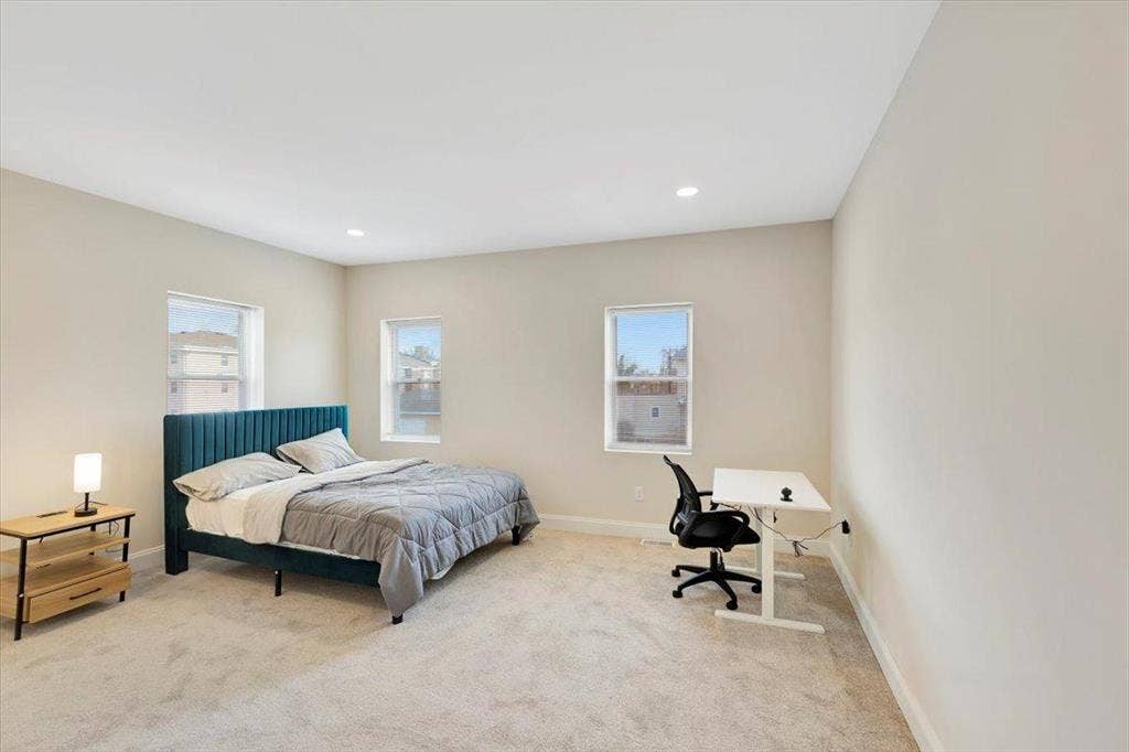 8 BR in Baltimore