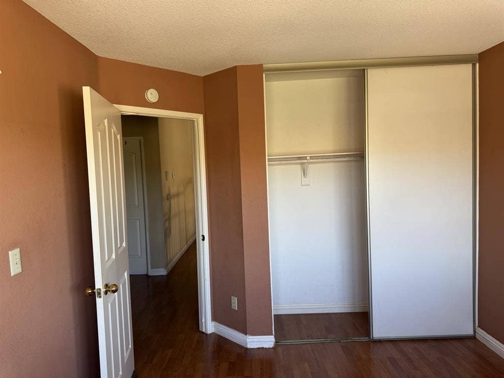 Room for rent available Jan. 1st