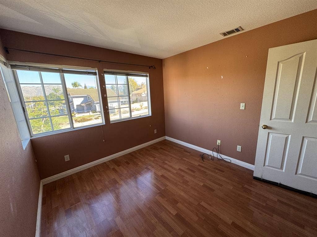 Room for rent available Jan. 1st