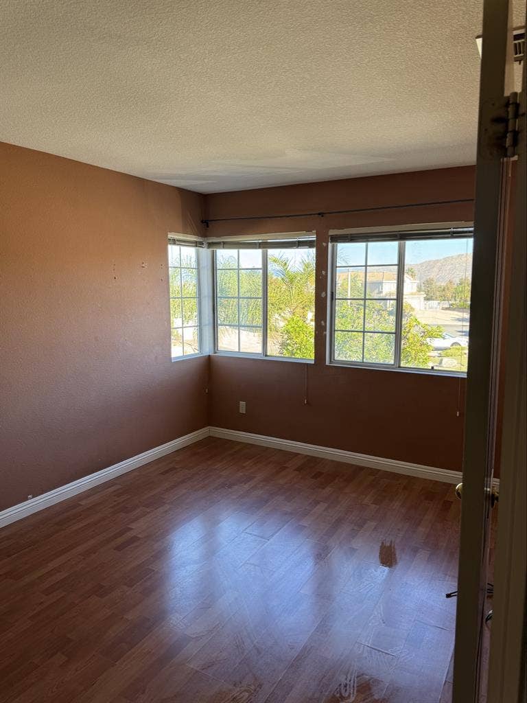 Room for rent available Jan. 1st