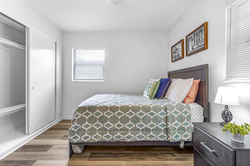 9 BR in Jacksonville