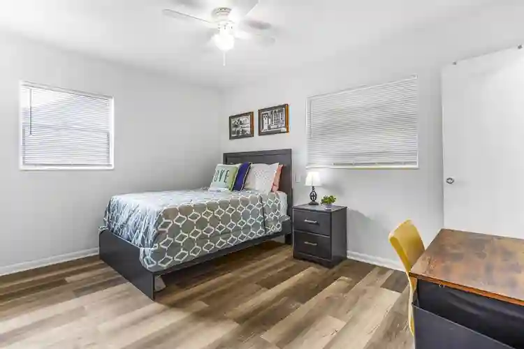 9 BR in Jacksonville